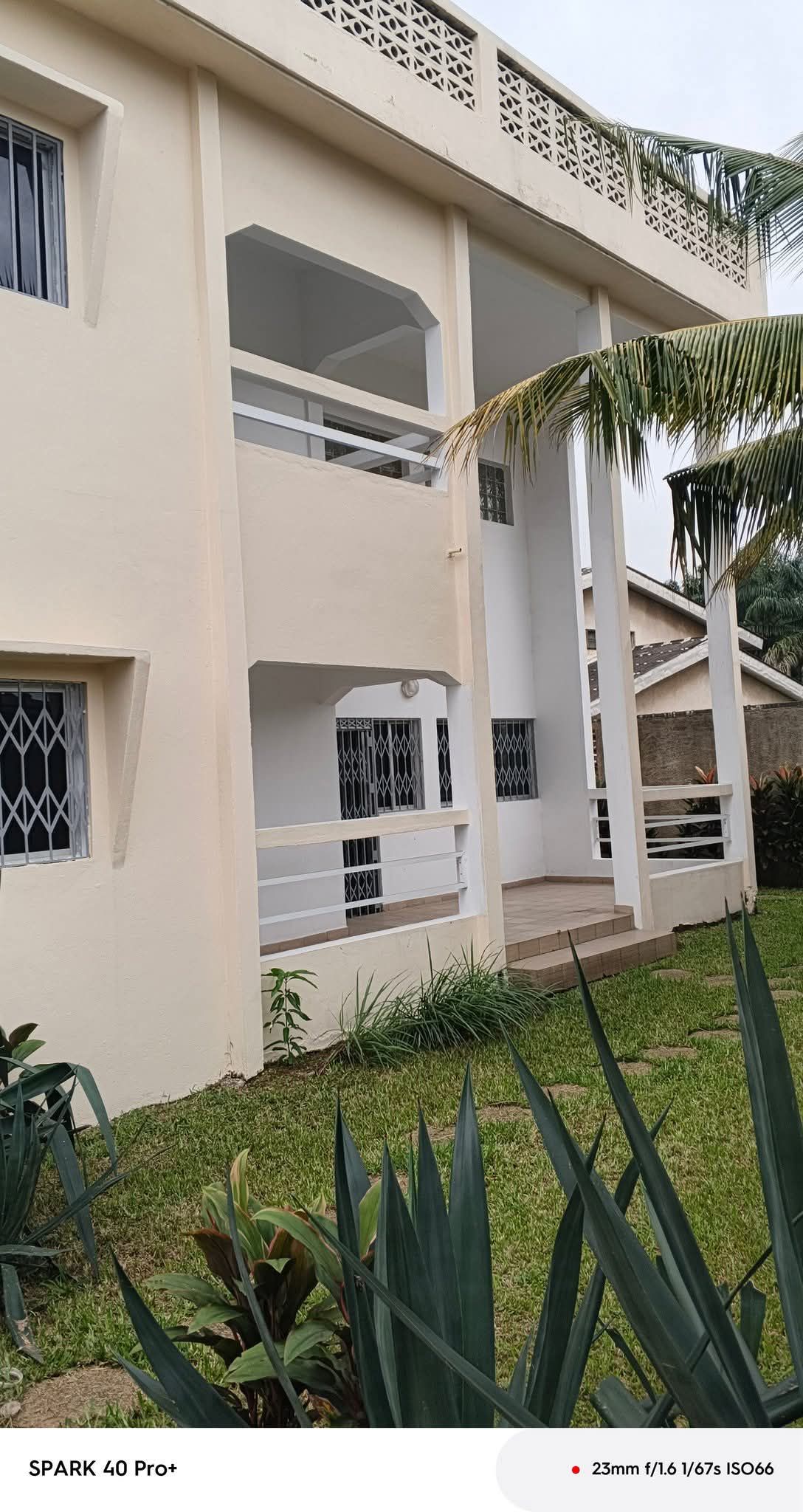 Splendide villa duplex à usage professionnel