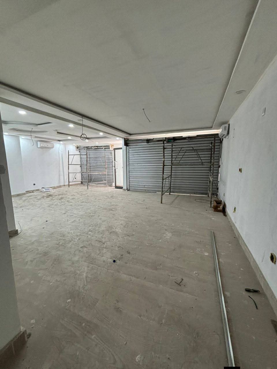 GRAND MAGASIN EN LOCATION