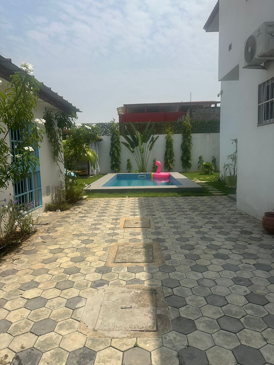 GRAND BASSAM - MODESTE - VILLA DUPLEX PISCINE