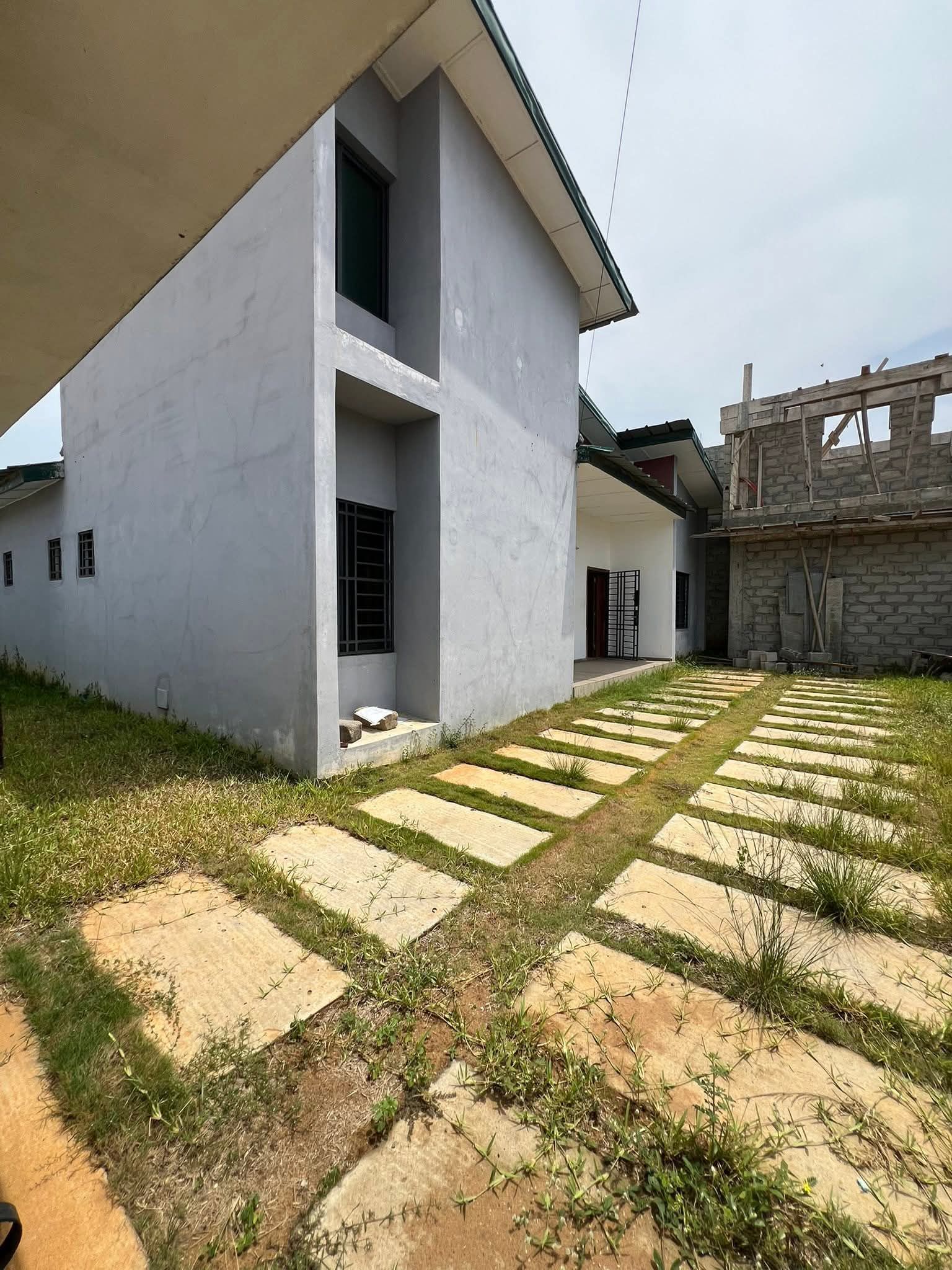 VILLA 4 PIÈCES EN BORDURE DE GOUDRON - MODESTE