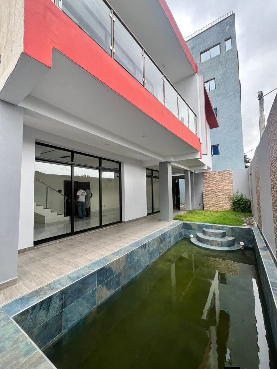 VILLA TRIPLEX EN VENTE