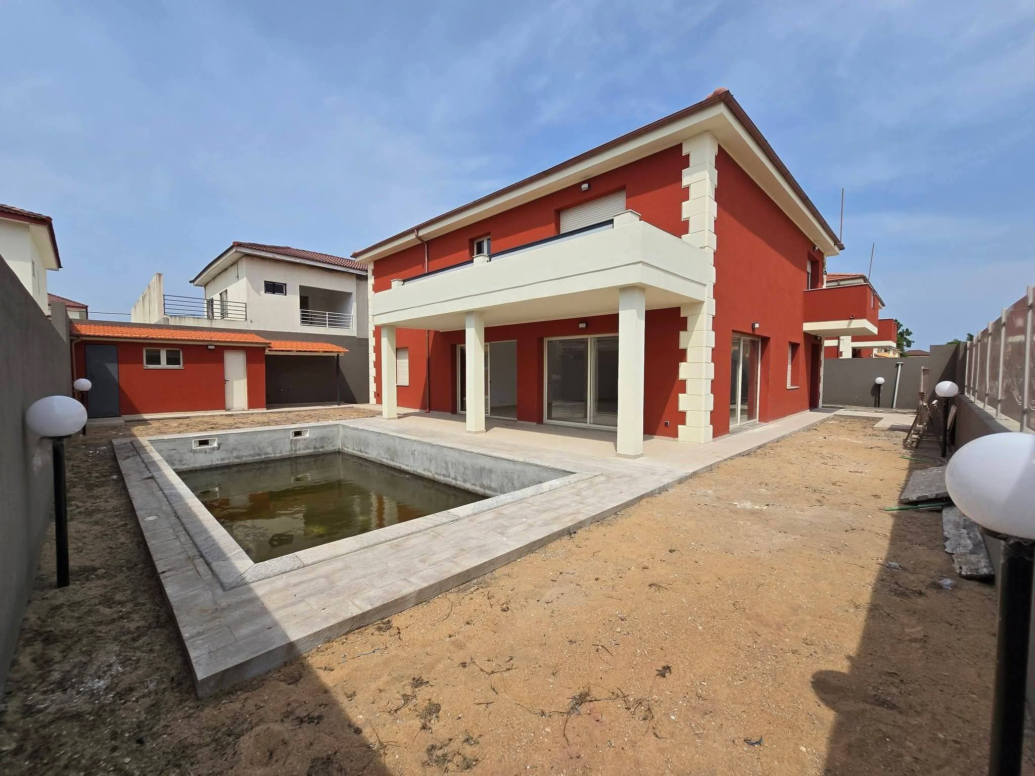 Cité Italia - Villa Duplex 8 pièces avec piscine