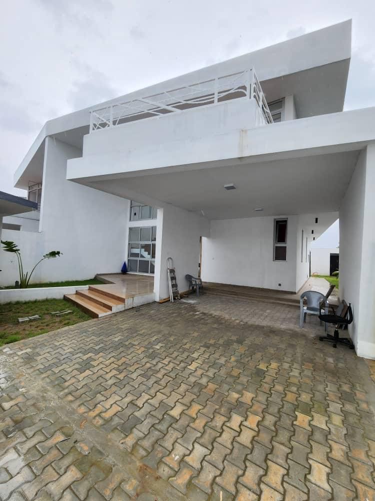 LOCATION VILLA DUPLEX DE PIÈCES