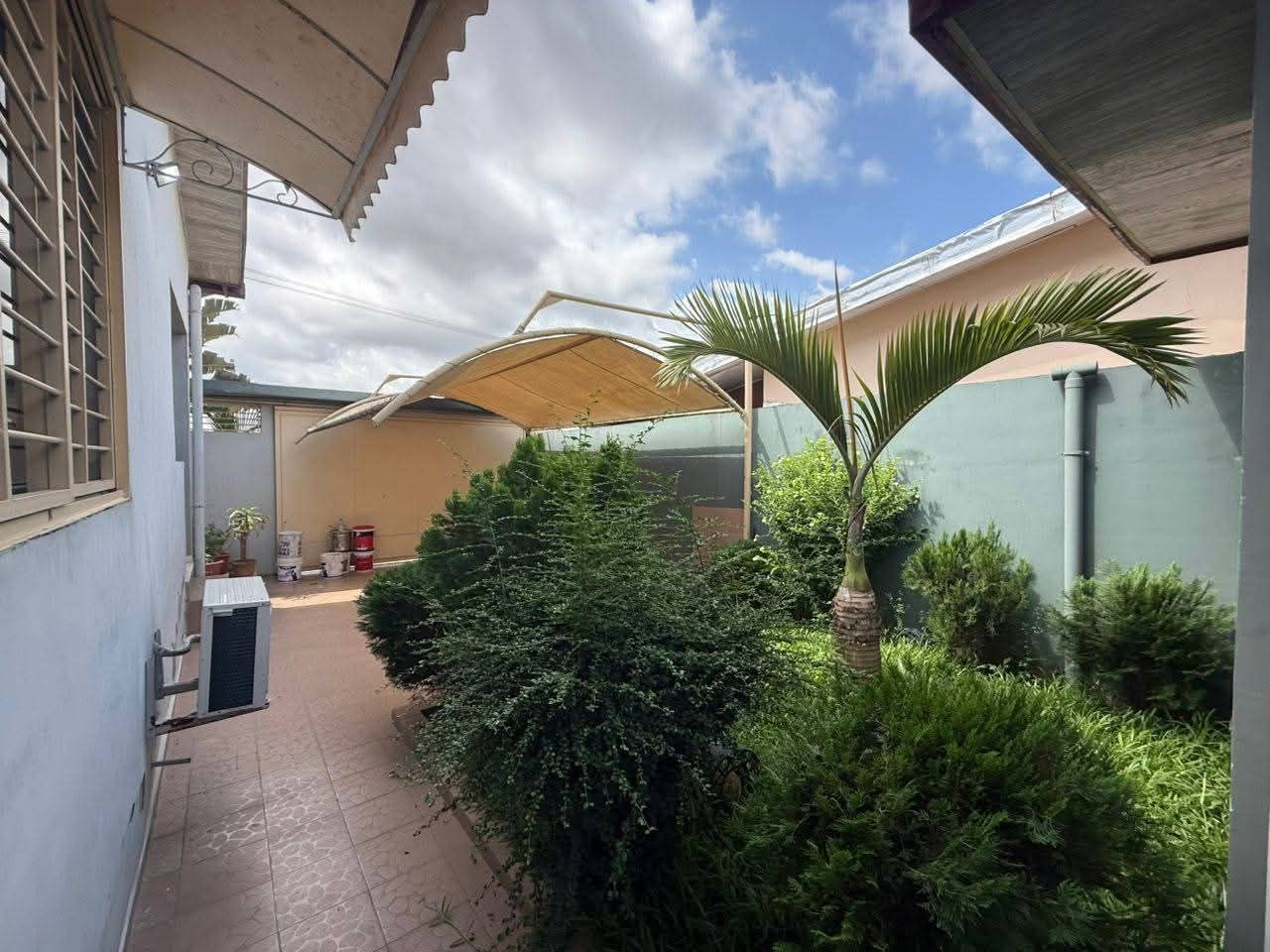 BELLE VILLA BASSE 6 PIÈCES À LOUER