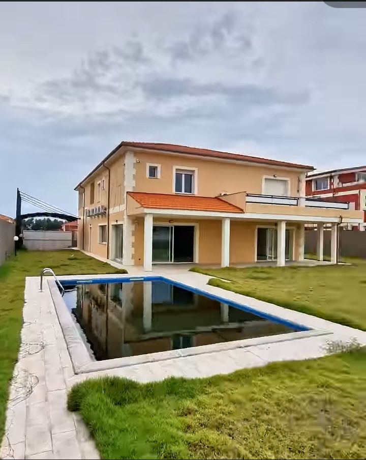 DUPLEX
