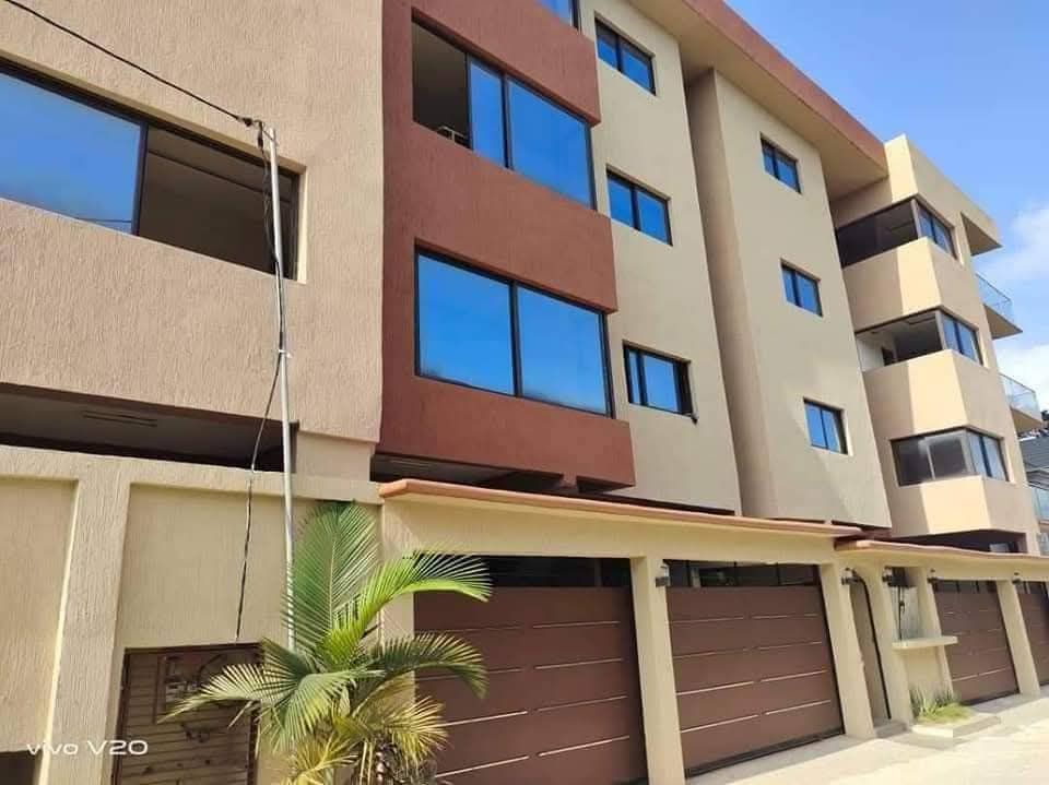 BEL APPARTEMENT 4 PIÈCES À LOUER