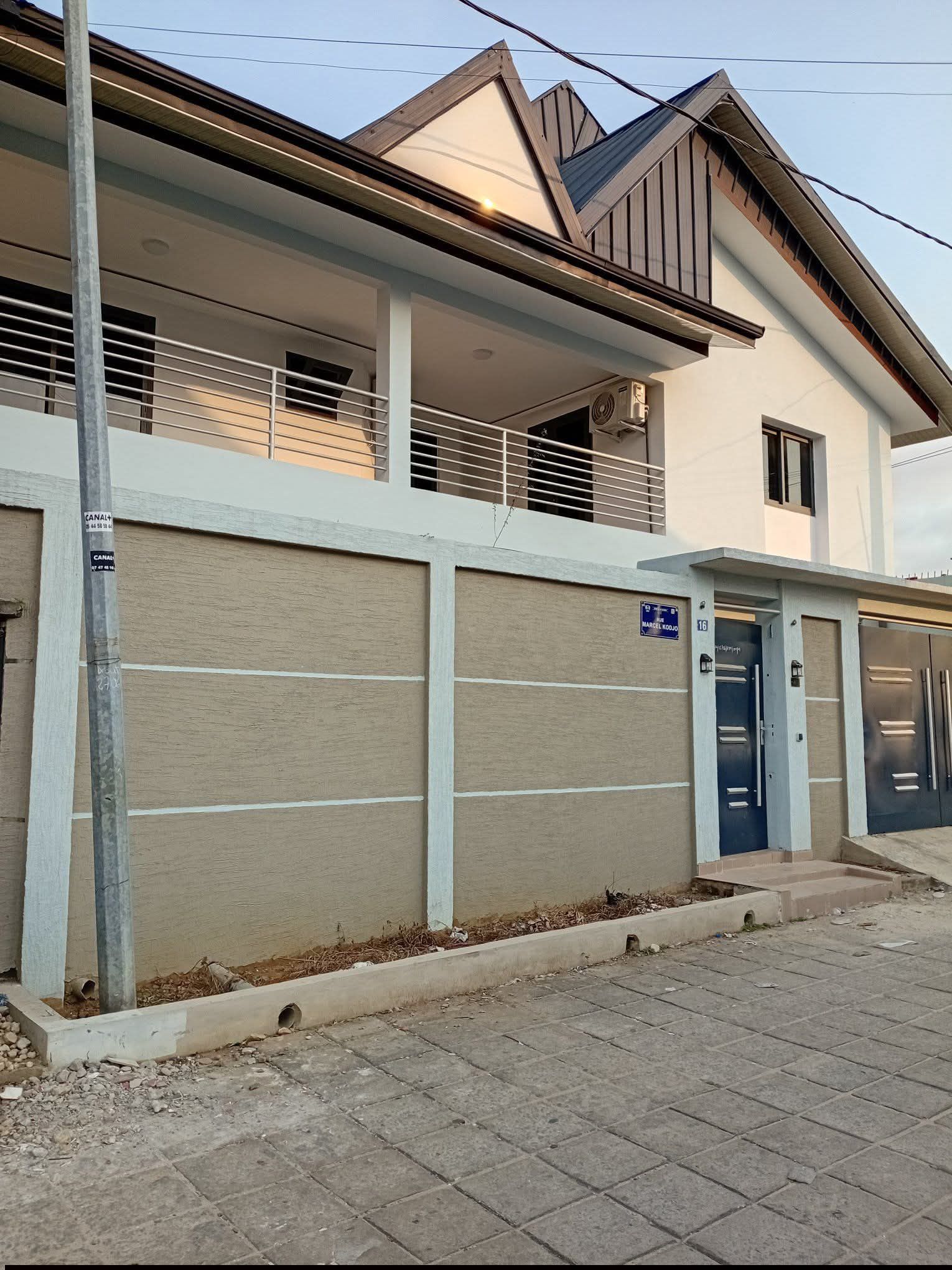 VILLA DUPLEX DE 8 PIÈCES À LOUER