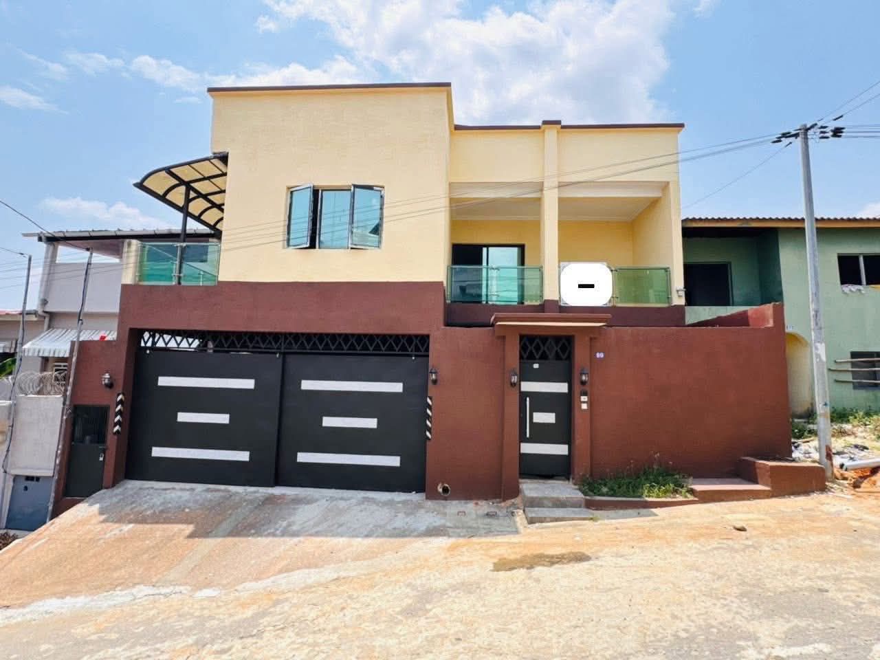 VILLA DUPLEX 8 PIECES À LOUER