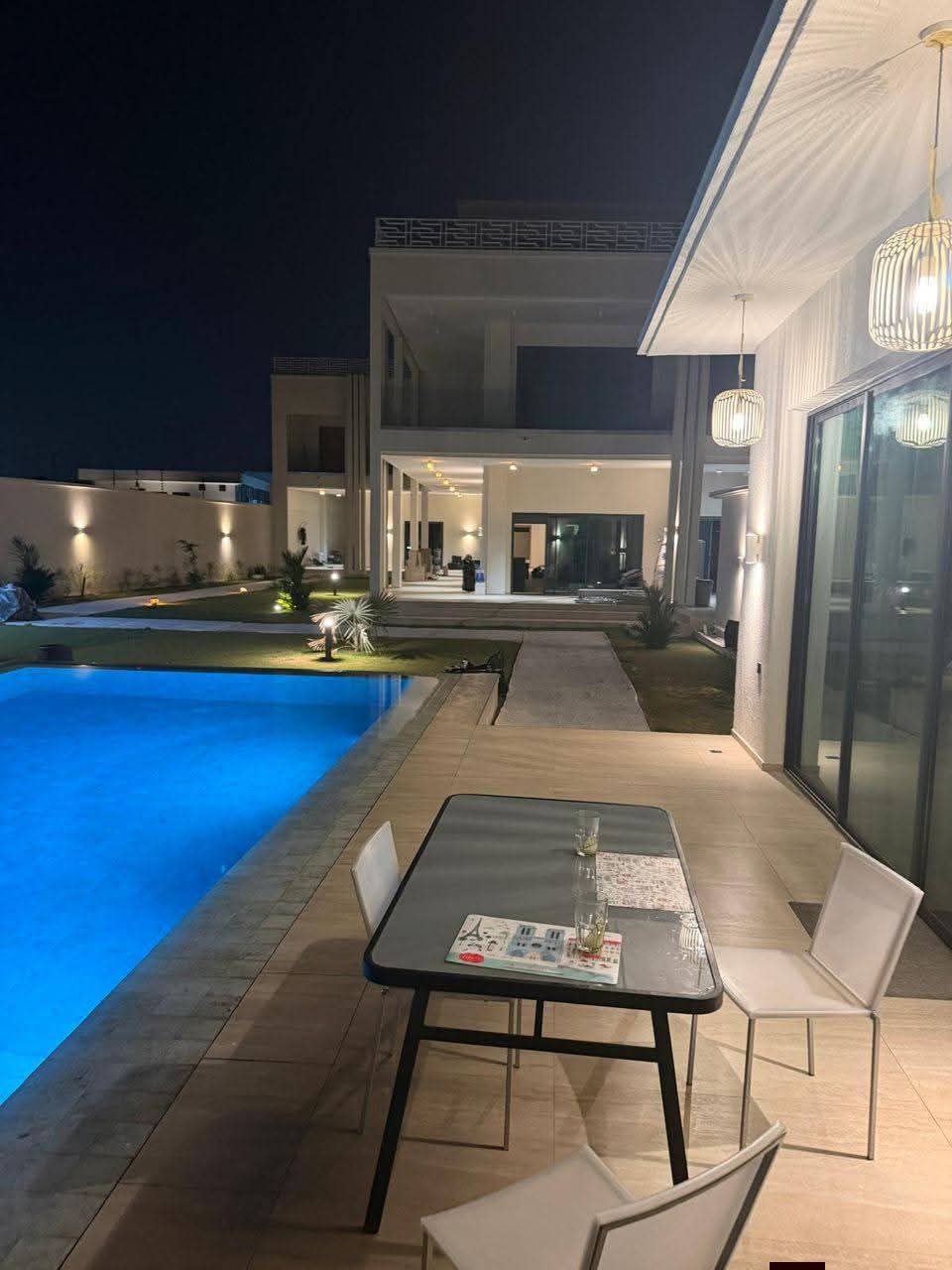 BELLE VILLA NEUVE EN LOCATION