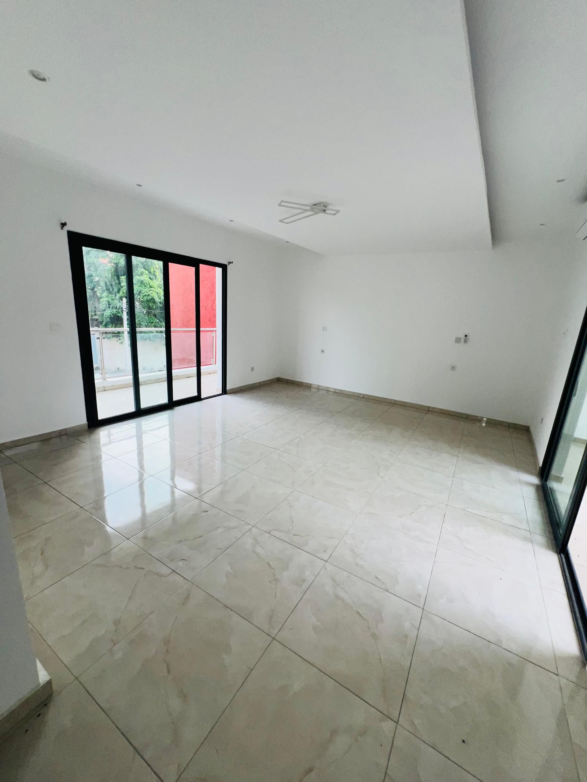 Magnifique villa triplex à vendre