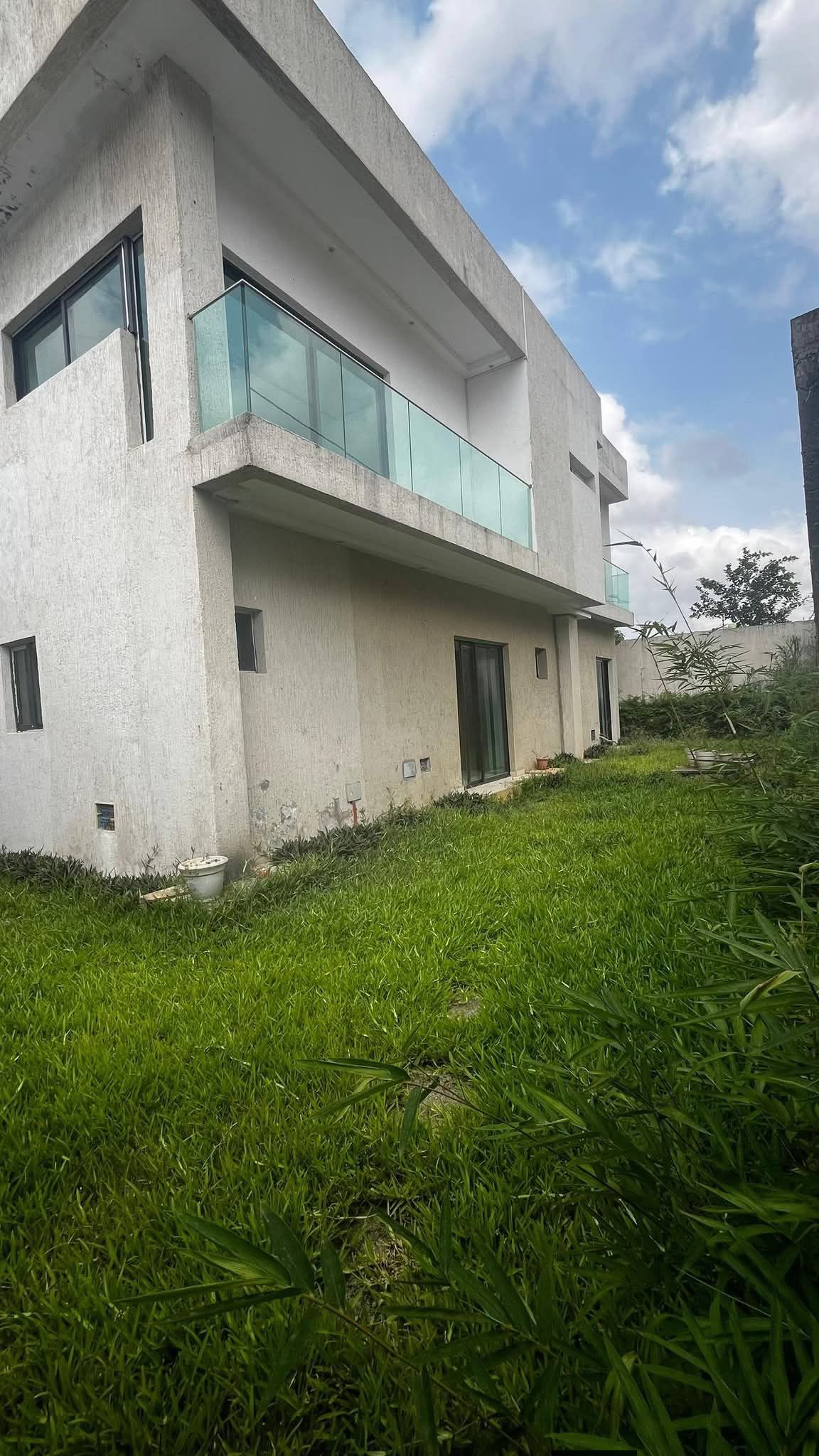 UNE BELLE VILLA DUPLEX de 8 PIÈCES À LOUER