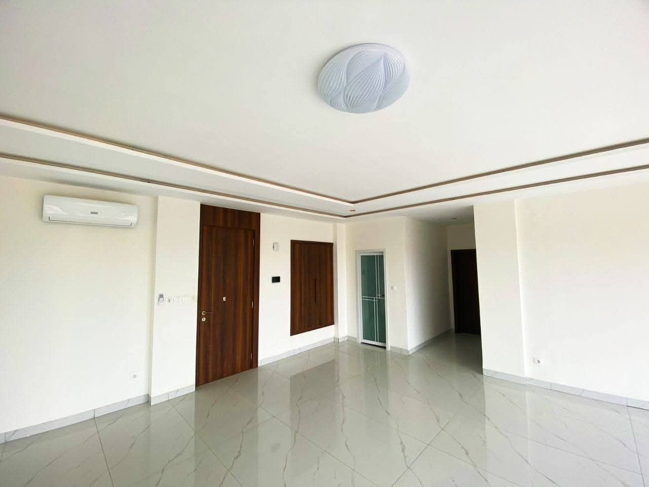 MAGNIFIQUE APPARTEMENT DE 03 PIÈCES EN LOCATION AU PLATEAU