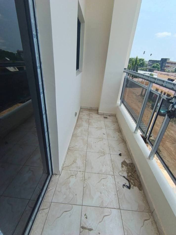 Grand appartement 3 pièces au 2ème étage