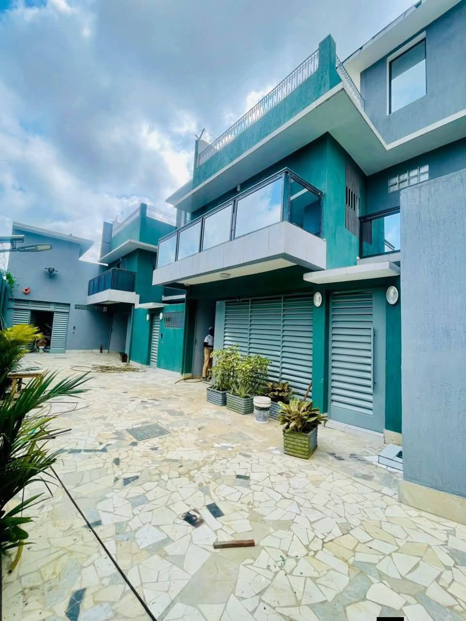 Villa triplex 6 pièces nouvelle construction