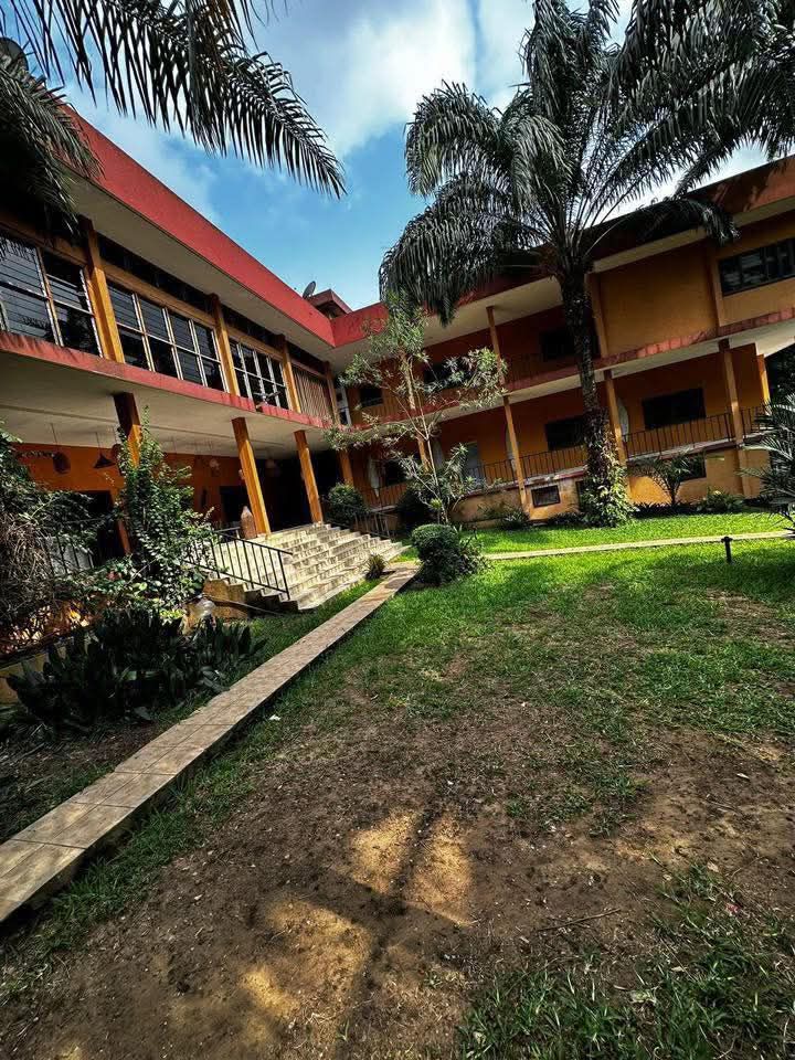 Magnifique domaine de 18 pièces sur 3000m2