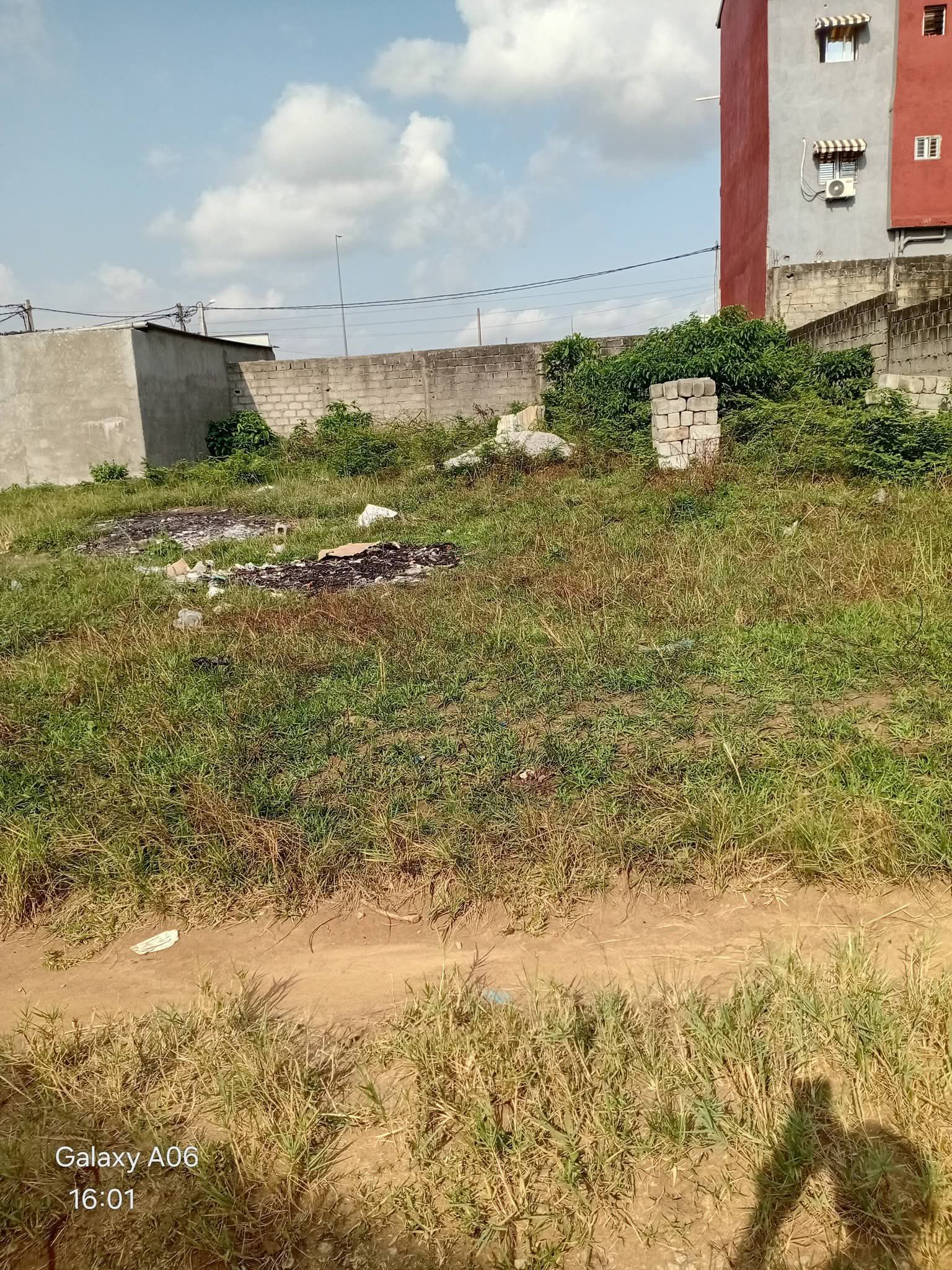Terrain 400m2 en vente avec ACD