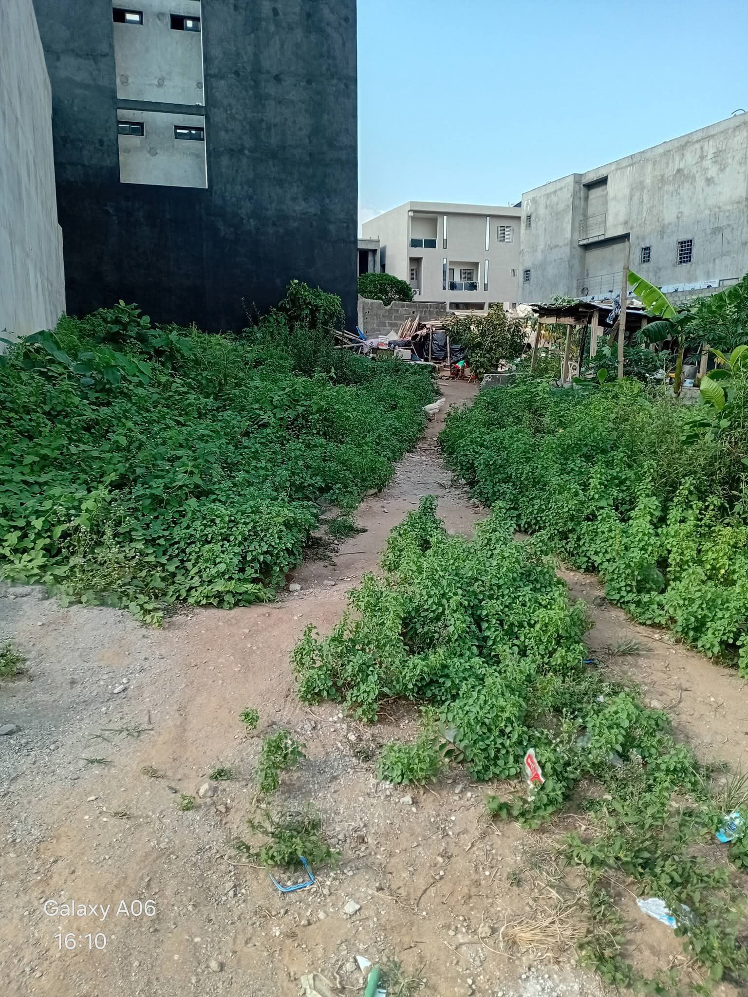 Terrain en vente 200m2 avec ACD
