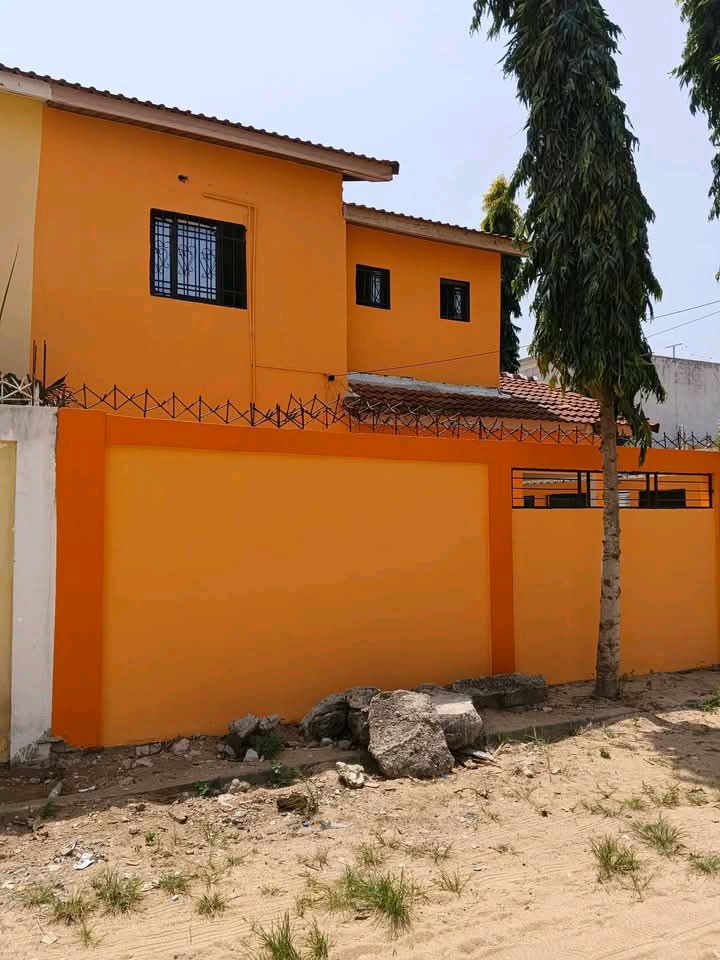DUPLEX