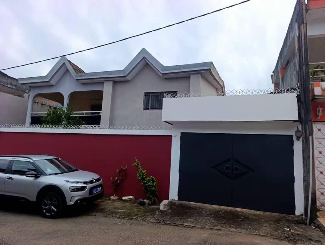 UNE VILLA DUPLEX DE 8 PIÈCES EN VENTE
