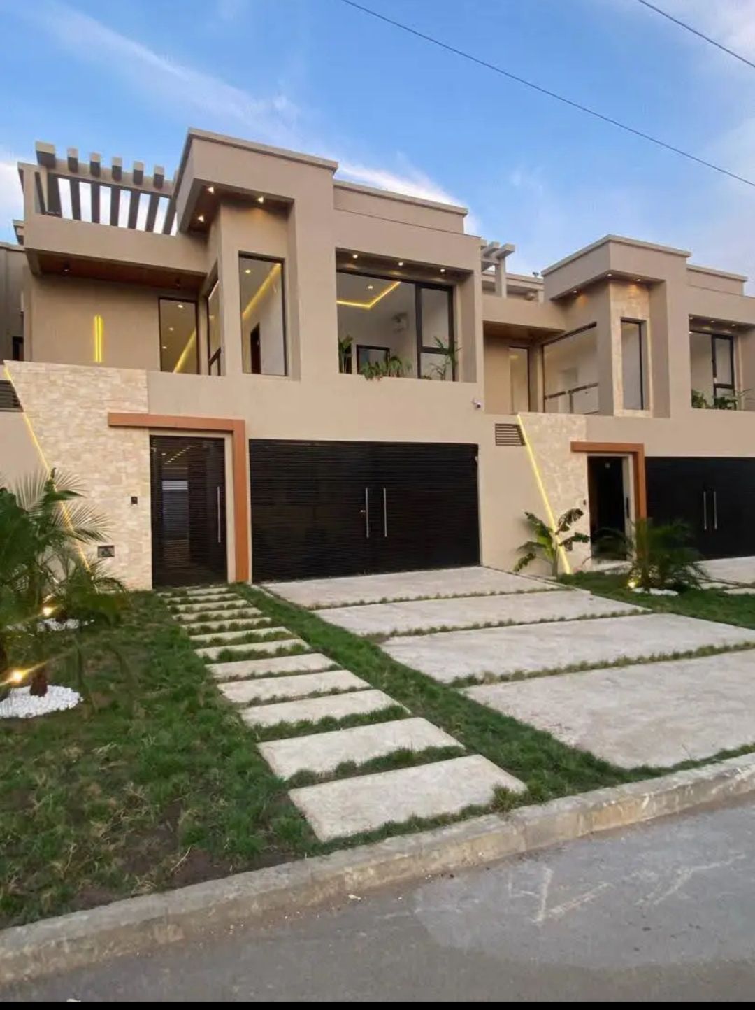 VILLA TRIPLEX 7 PIÈCES EN VENTE