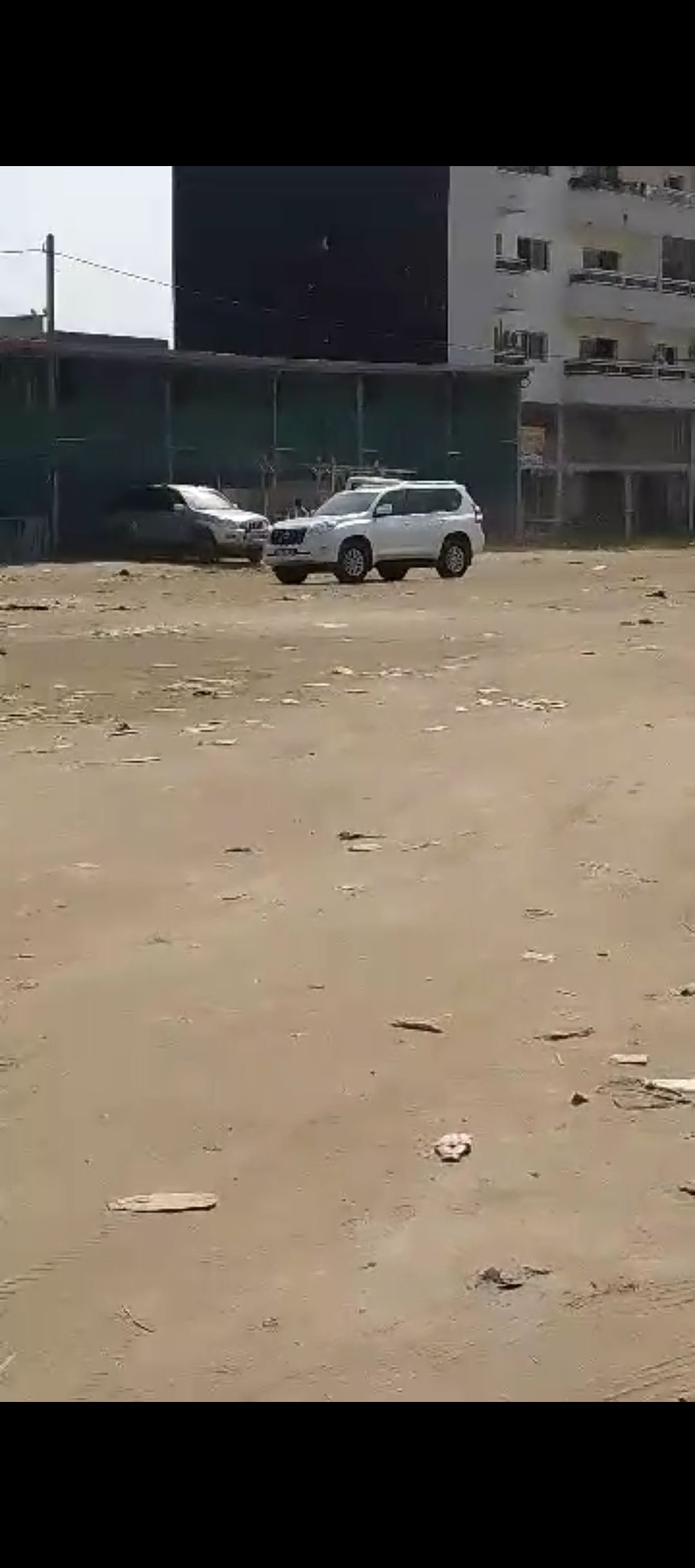 3 lots collés de 700m2 en vente
