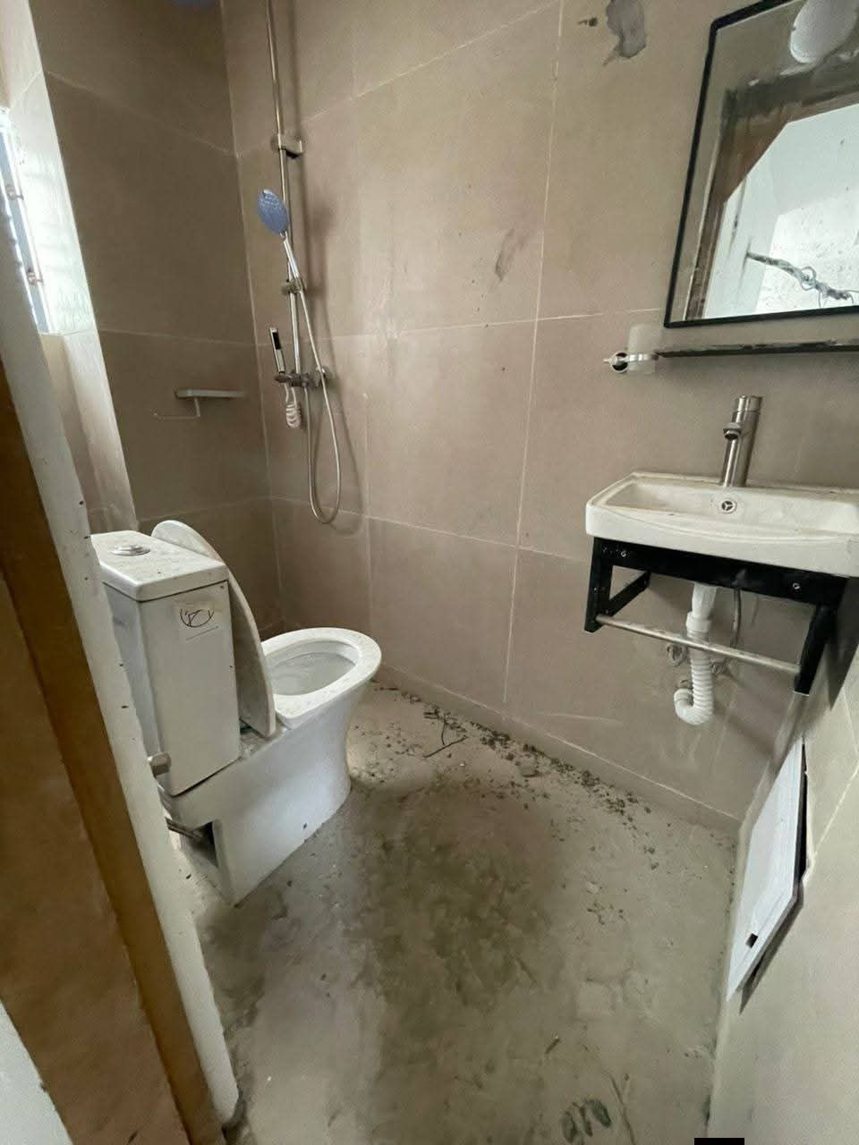 Studio au 3e étage au rez-de-chaussée nouvelle construction