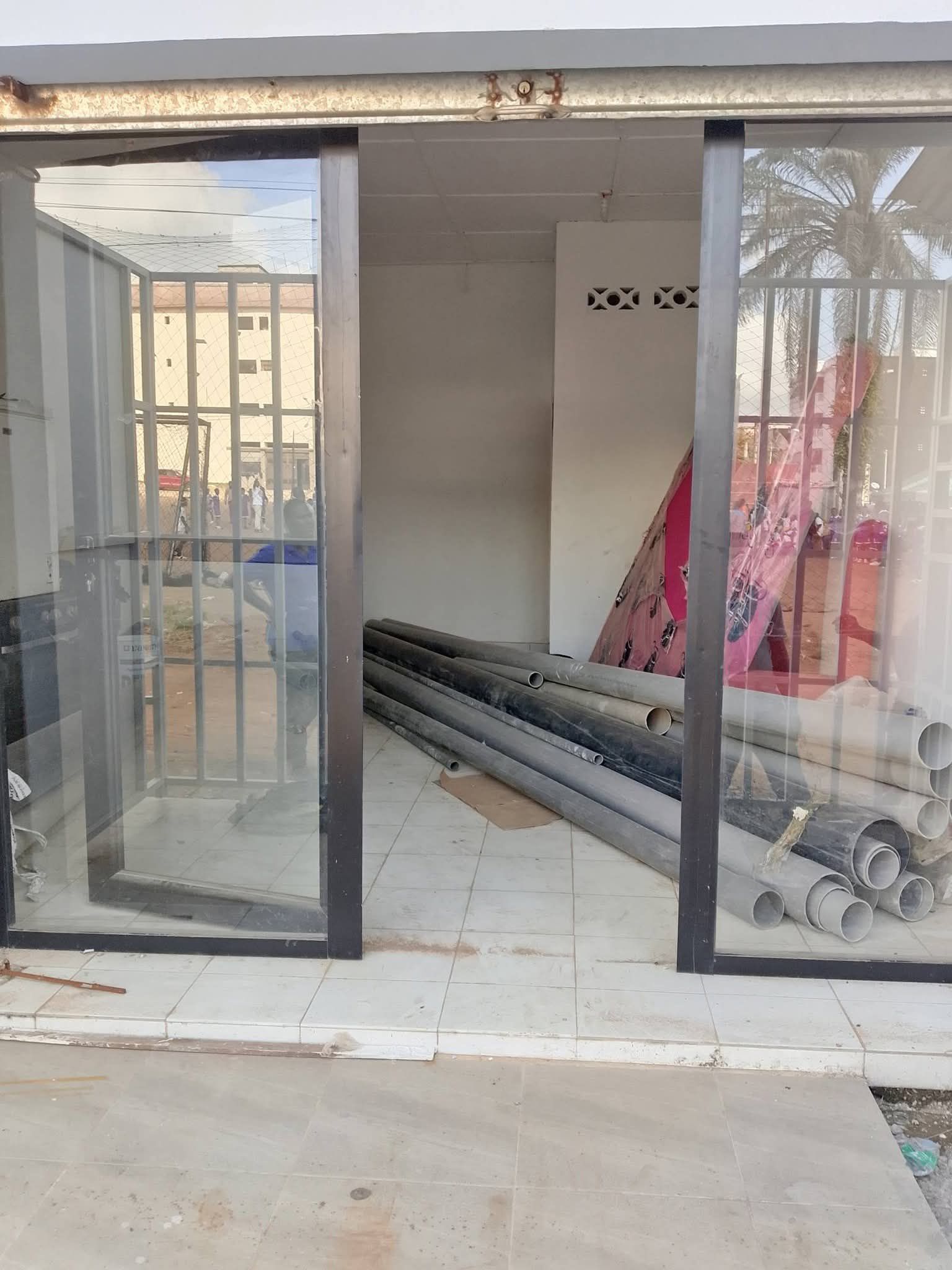 MAGASIN À LOUER