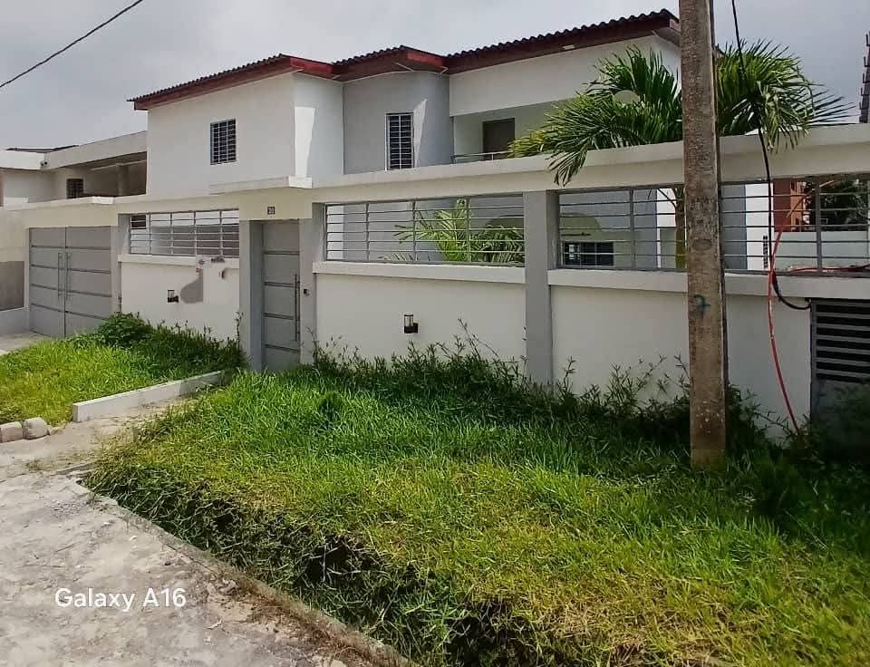 Belle villa duplex en location