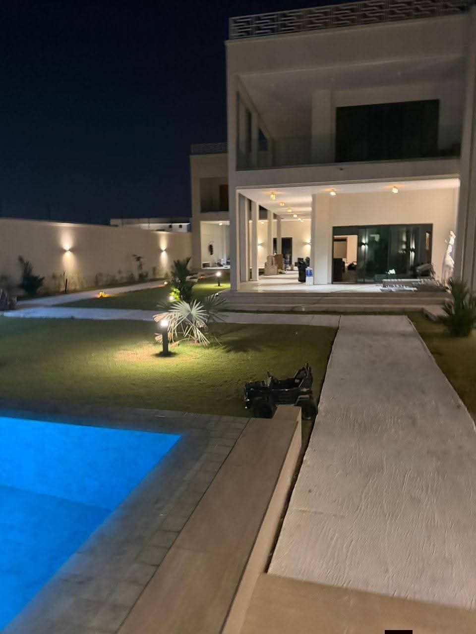 VENTE VILLA NEUVE 13 PIÈCES
