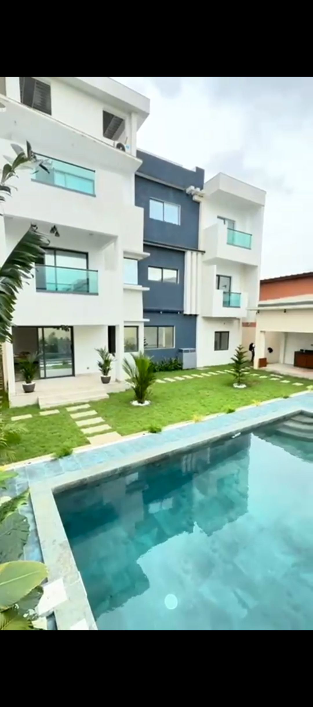 BELLE VILLA TRIPLEX 8 PIÈCES EN VENTE