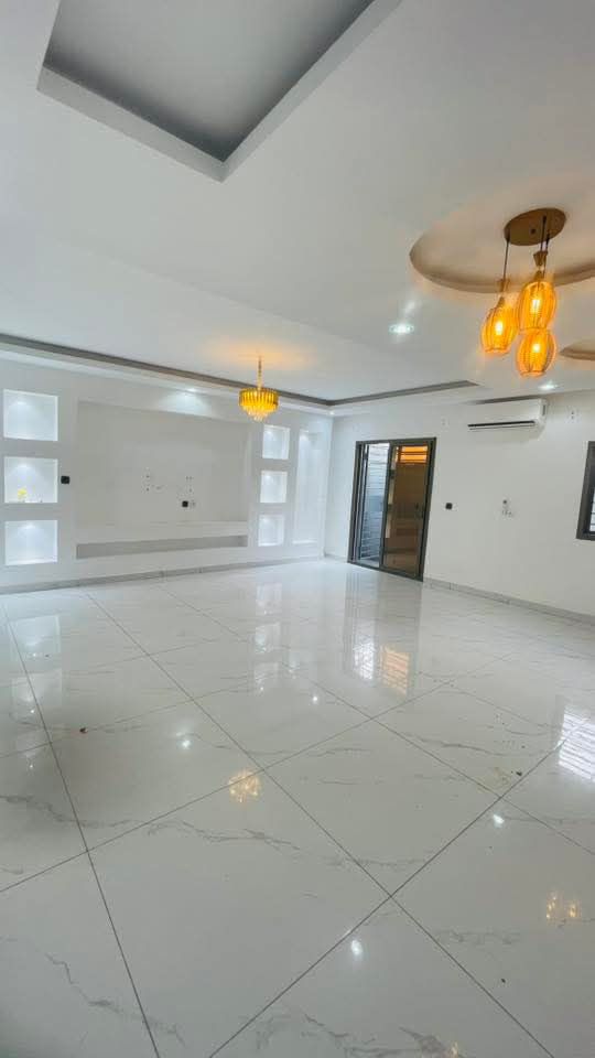 Appartement moderne 3 pièces au rez-de-chaussée