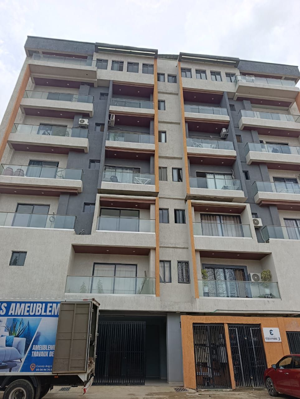 Vente d'un appartement de 4 pièces au 4e étage avec ACD