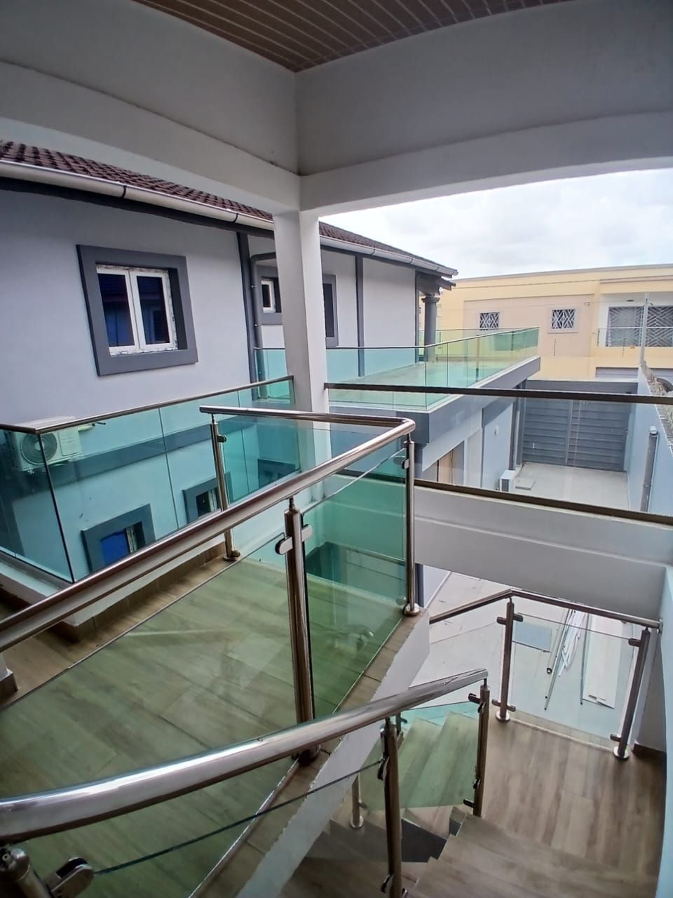 Location de villa duplex 5 pièces avec petit preo et piscine