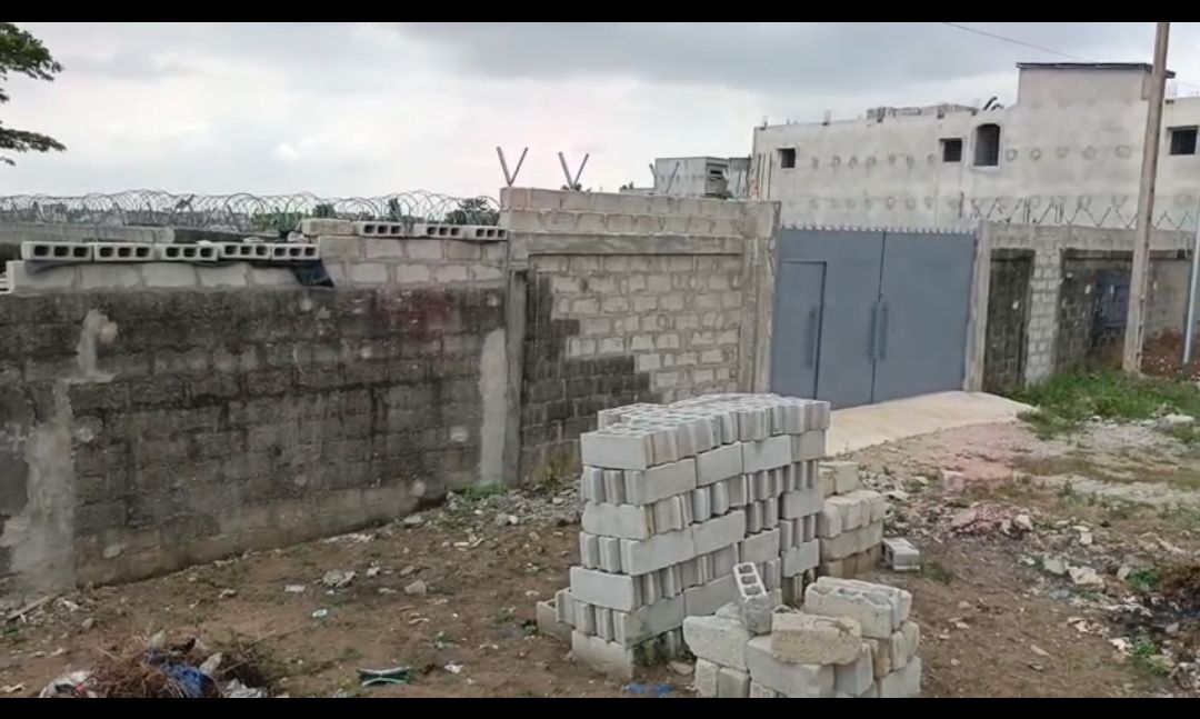 Vente de terrain 600m2 avec ACD