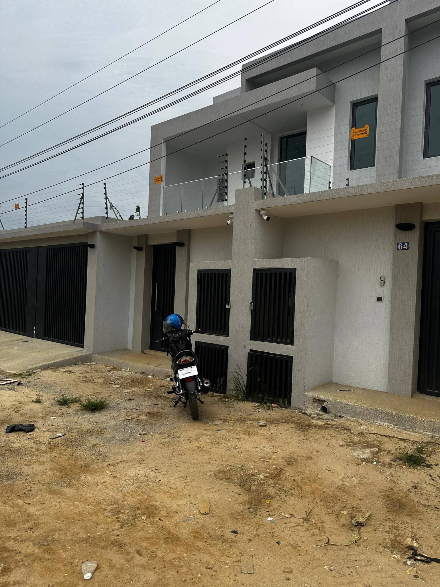 Vente d'une Belle villa moderne : duplex 7 pièces avec piscine et ACD