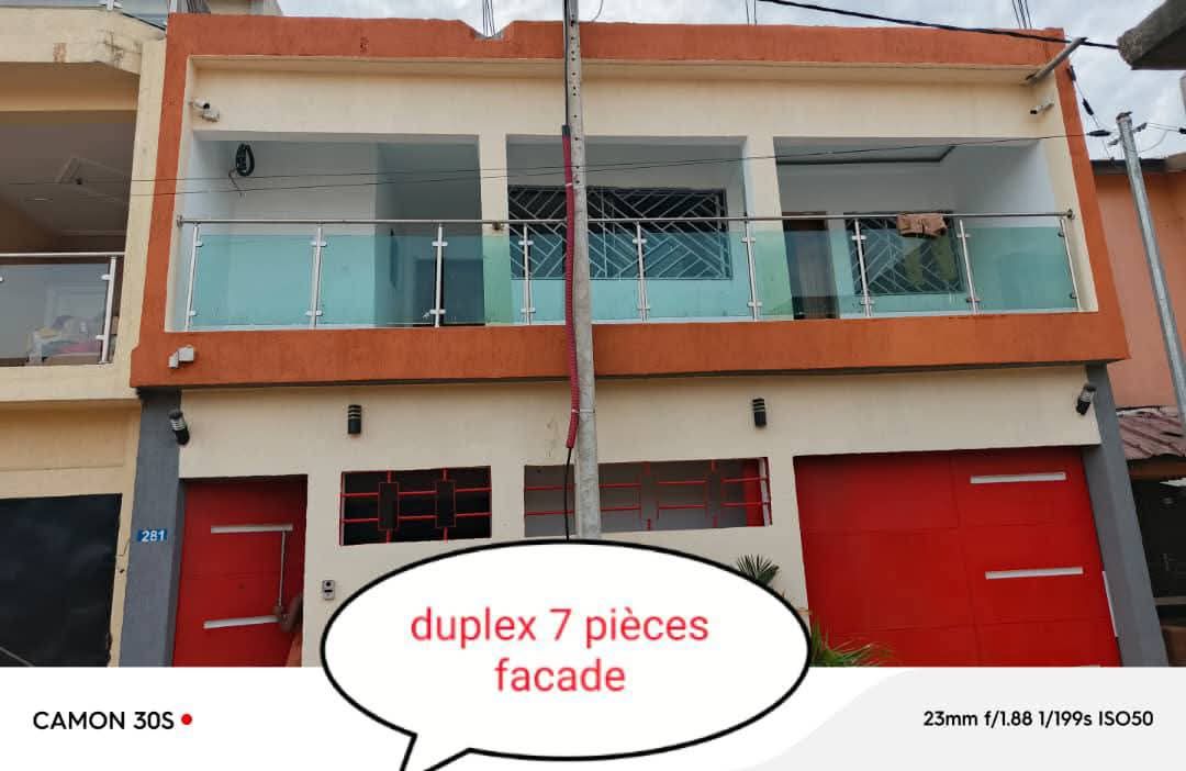 Duplex 6 pièces en vente avec ACD