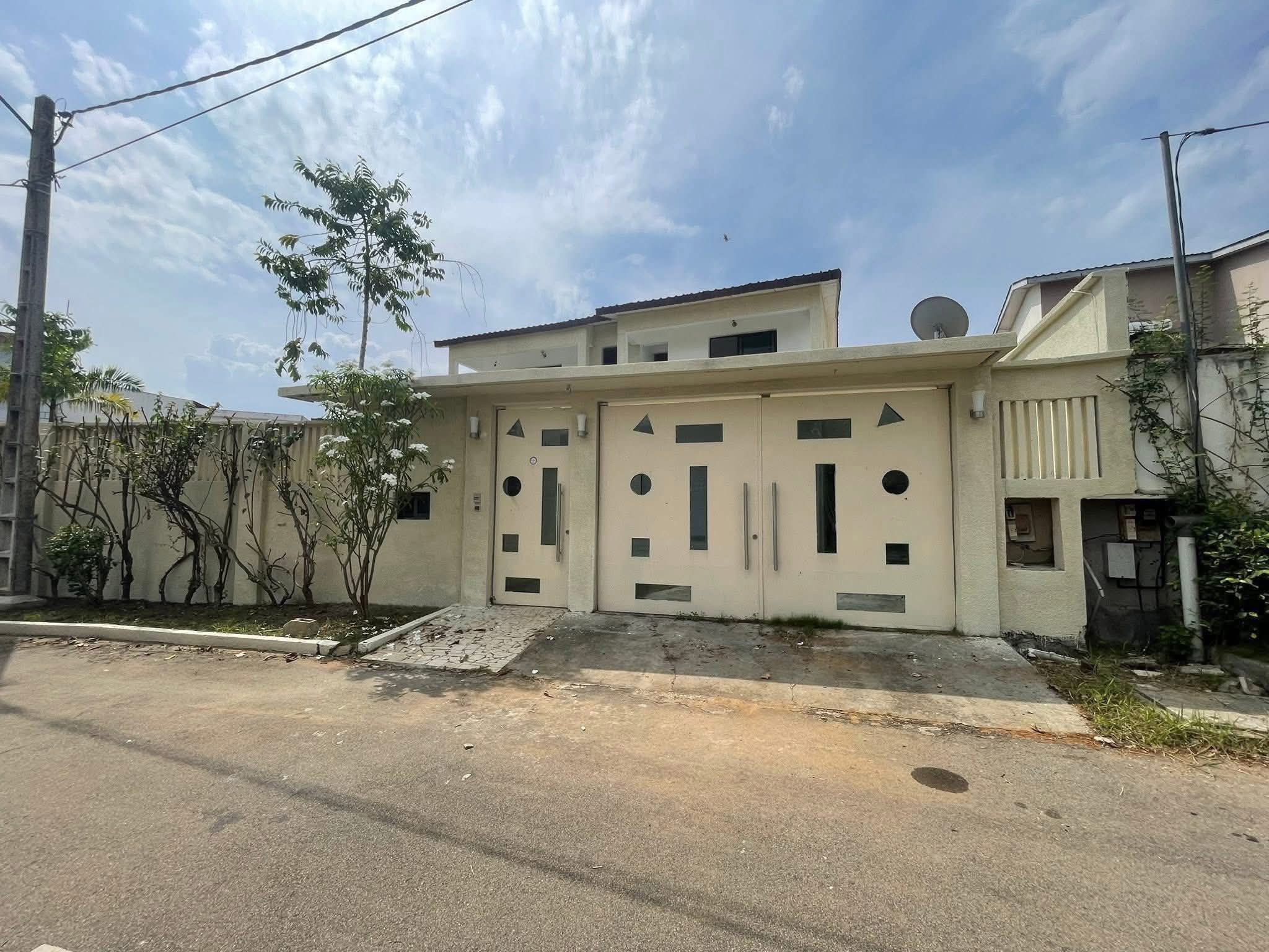 Belle villa duplex en vente