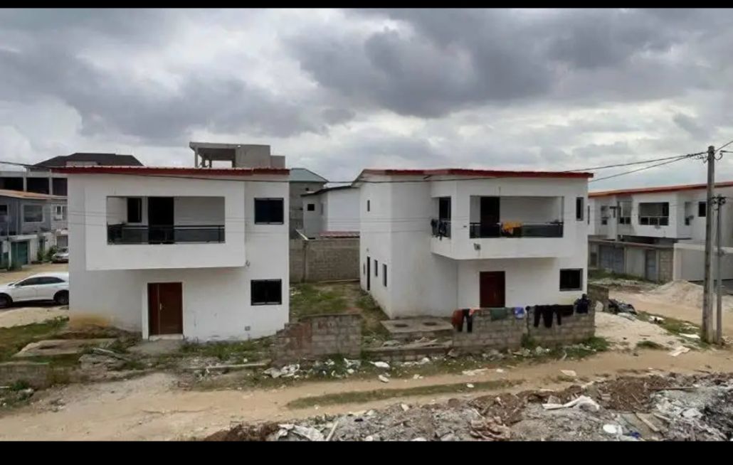 Duplex 4 pièces moderne, nouvelle construction avec ACD
