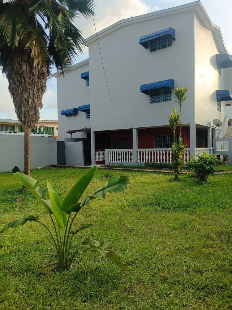 BELLE VILLA TRIPLEX 9 PIÈCES À LOUER