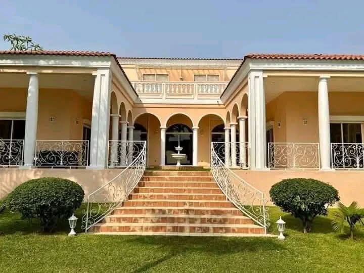 VILLA DUPLEX 8 PIÈCES EN VENTE