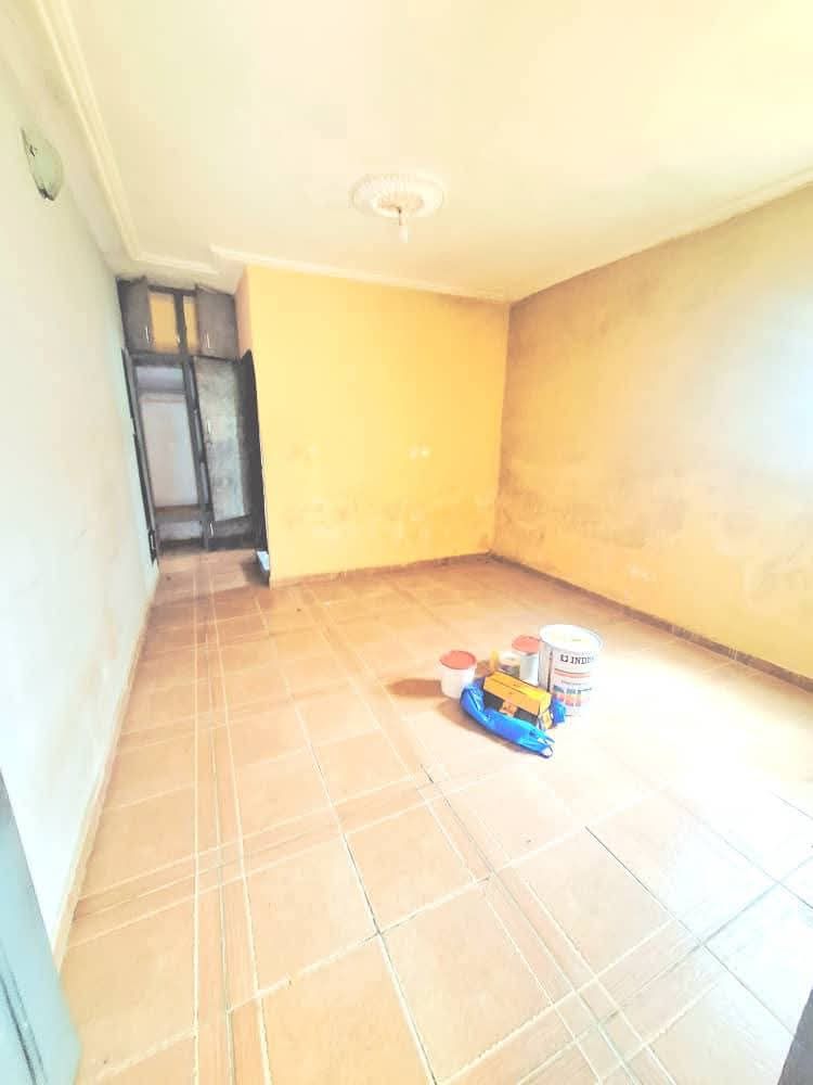 Chic studio bien éclairé