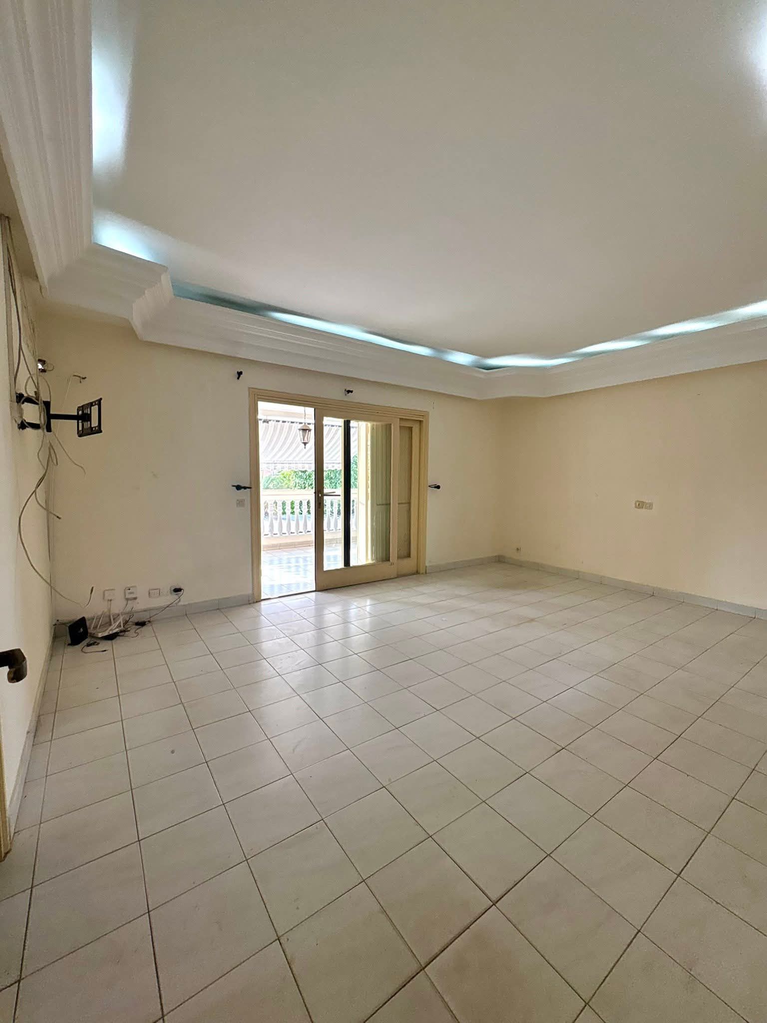 GRAND STUDIO EN LOCATION