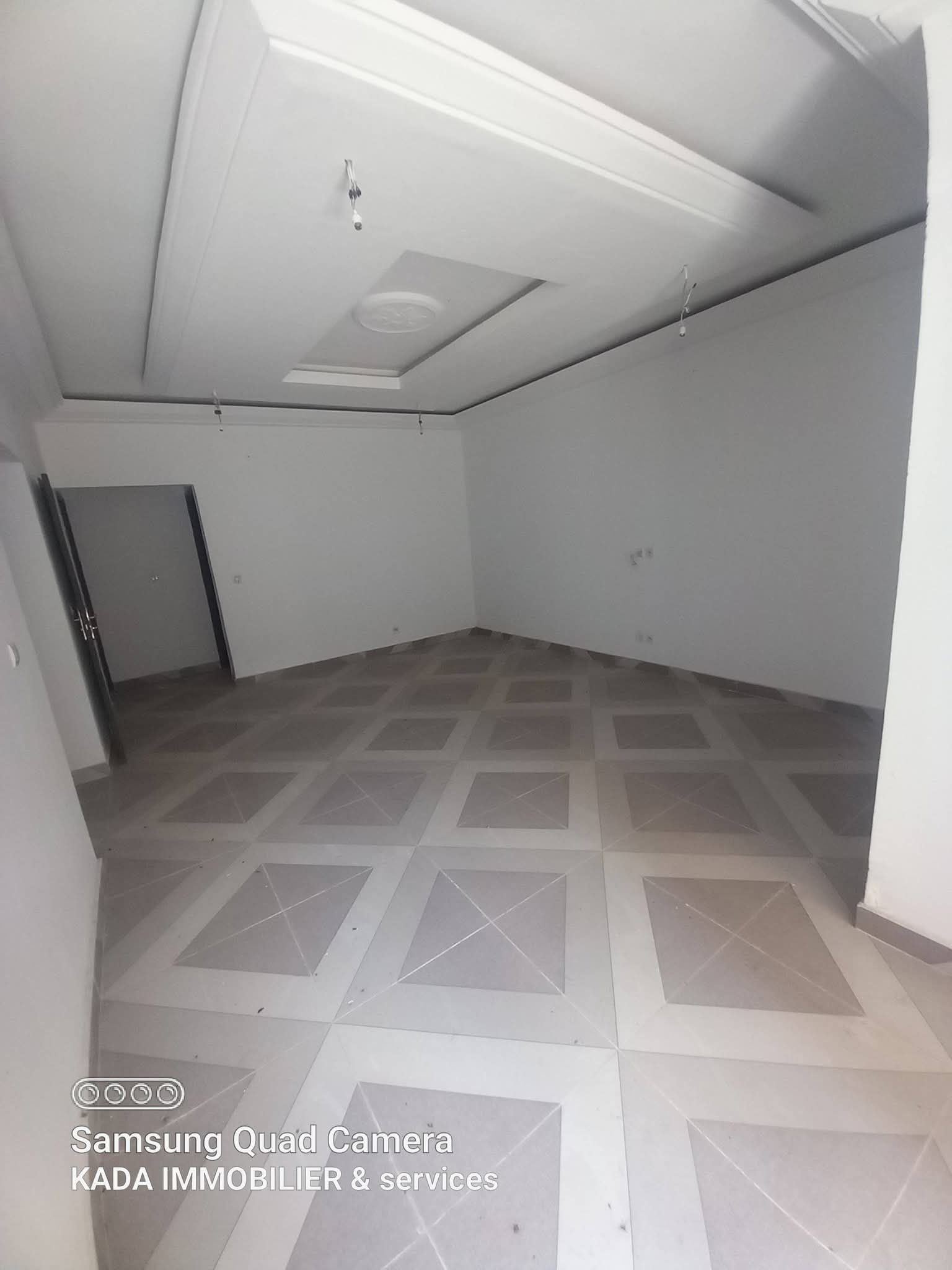 APPARTEMENT 4 PIÈCES À LOUER