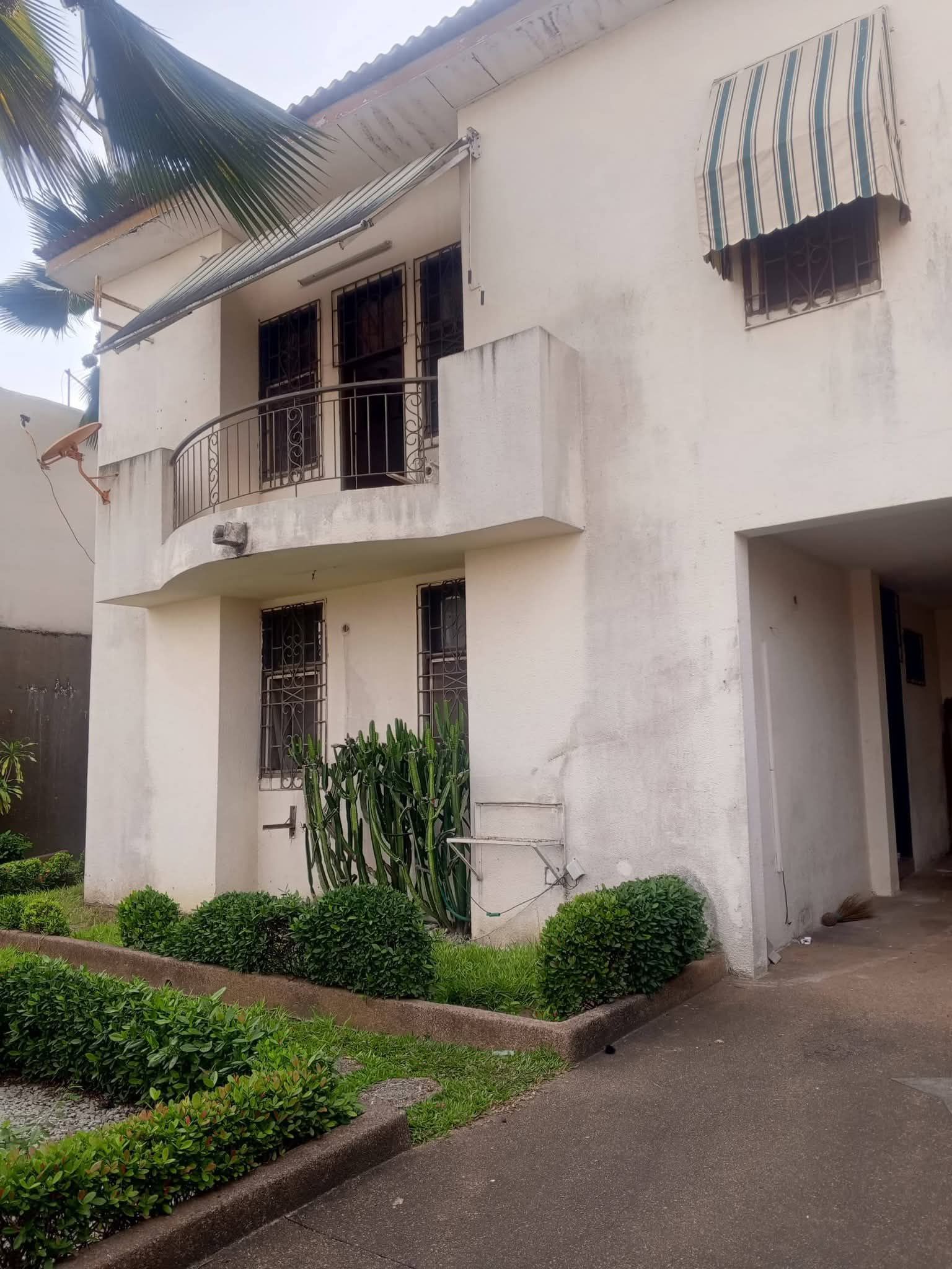 A LOUER VILLA DUPLEX DE 5PIÈCES