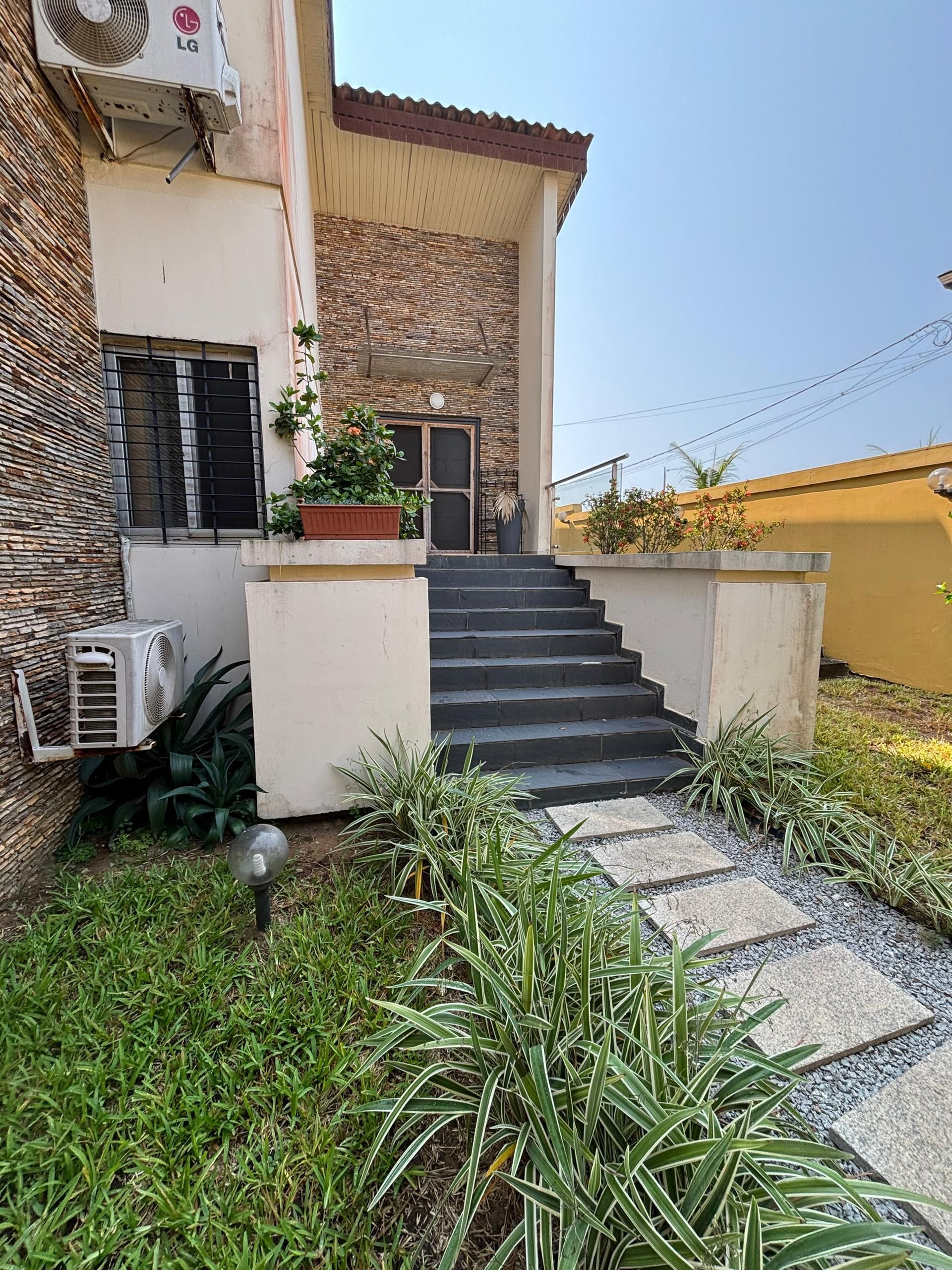 Belle villa duplex en location