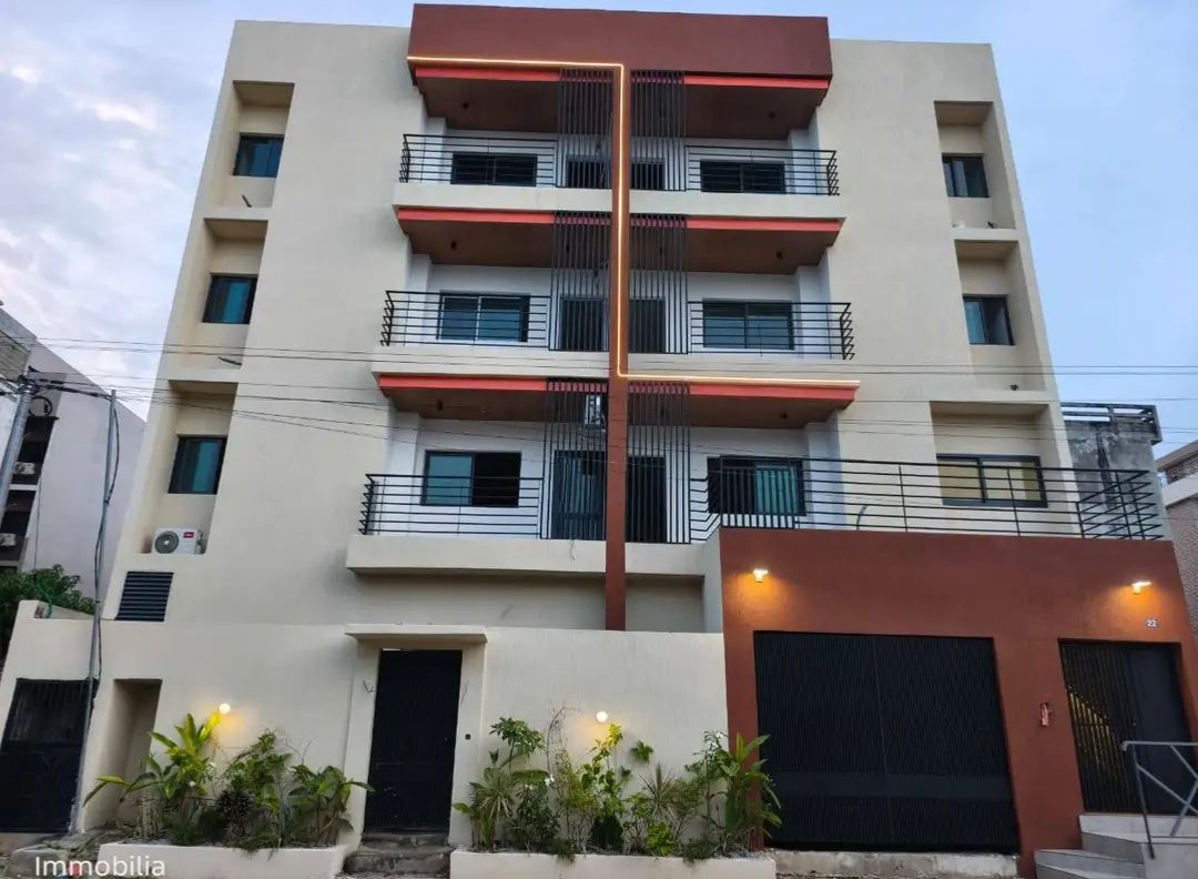 BEL APPARTEMENT 5 PIÈCES EN VENTE