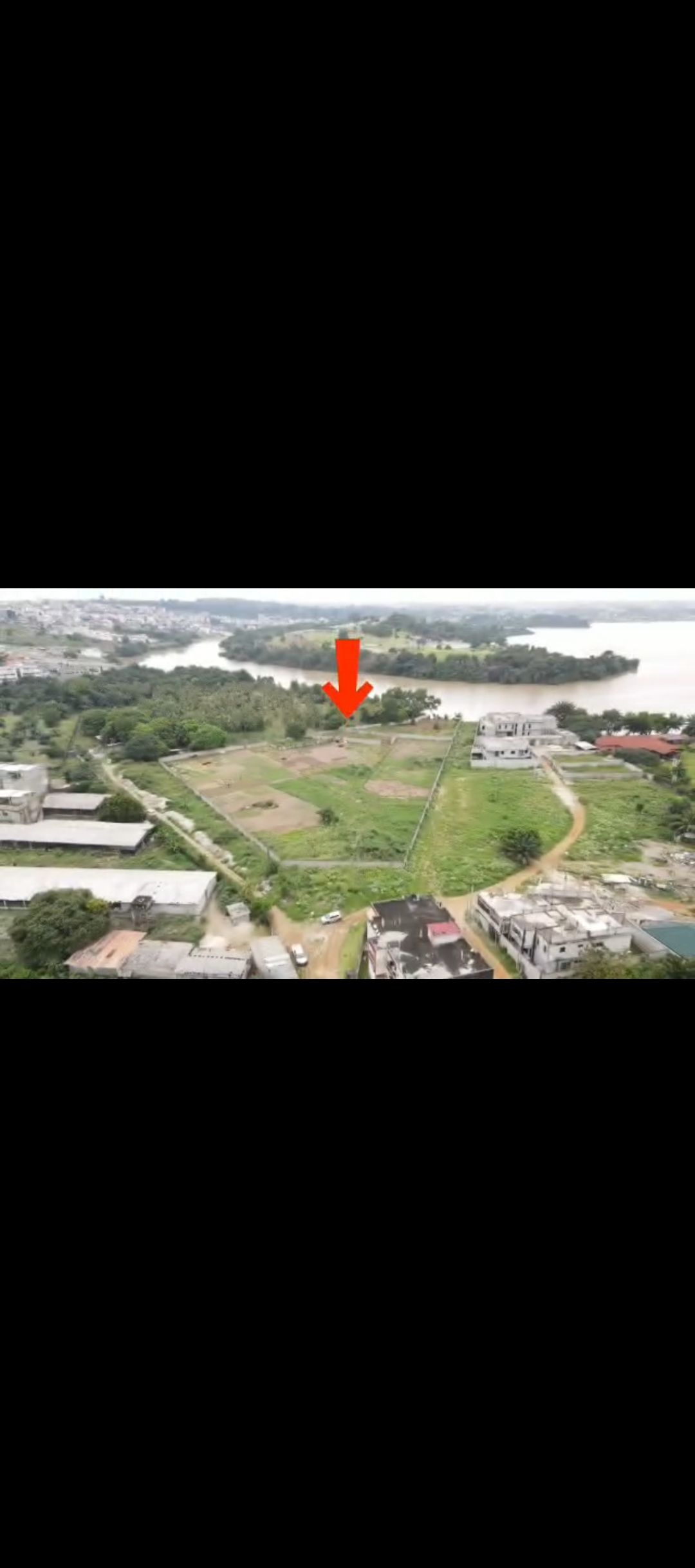 GRAND TERRAIN DE 1,2 HECTARES À VENDRE