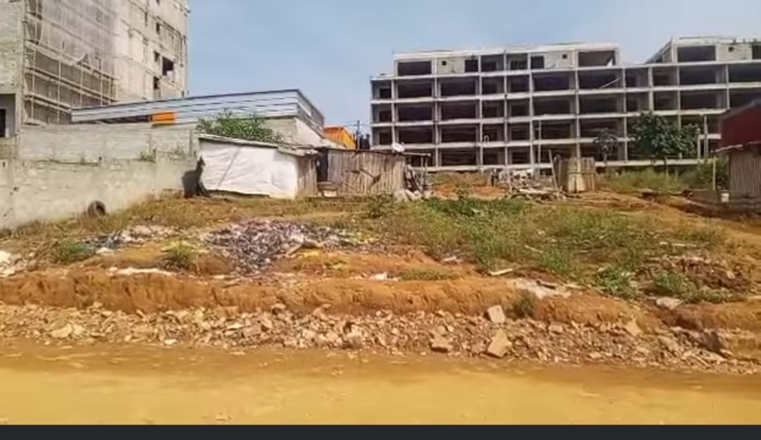EN VENTE UN TERRAIN DE 600M²