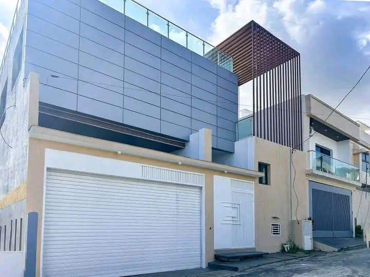 LOCATION VILLA TRIPLEX 9 PIÉCES