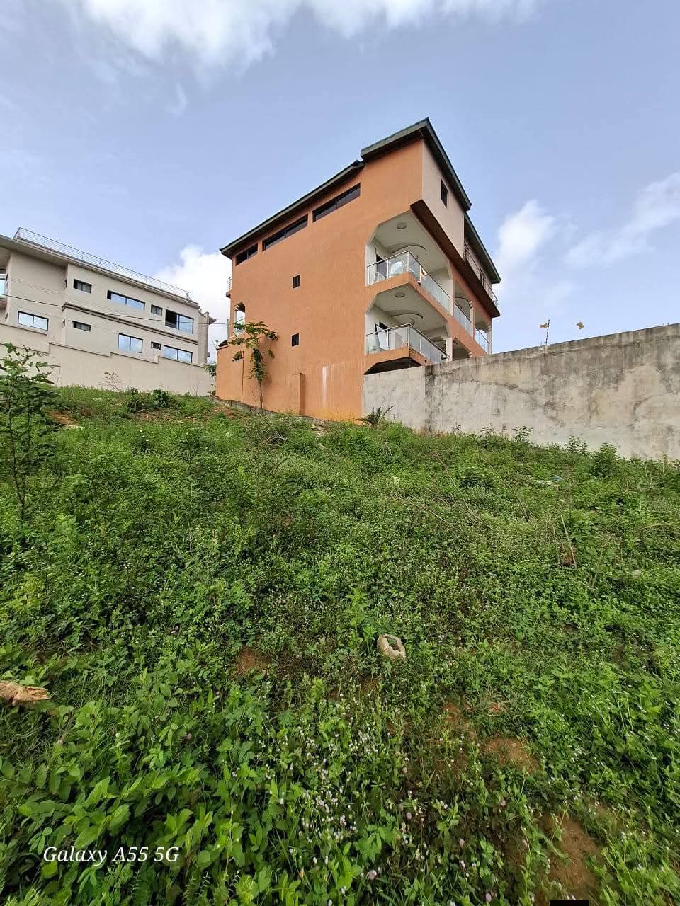 Terrain 240m2 avec CMPF